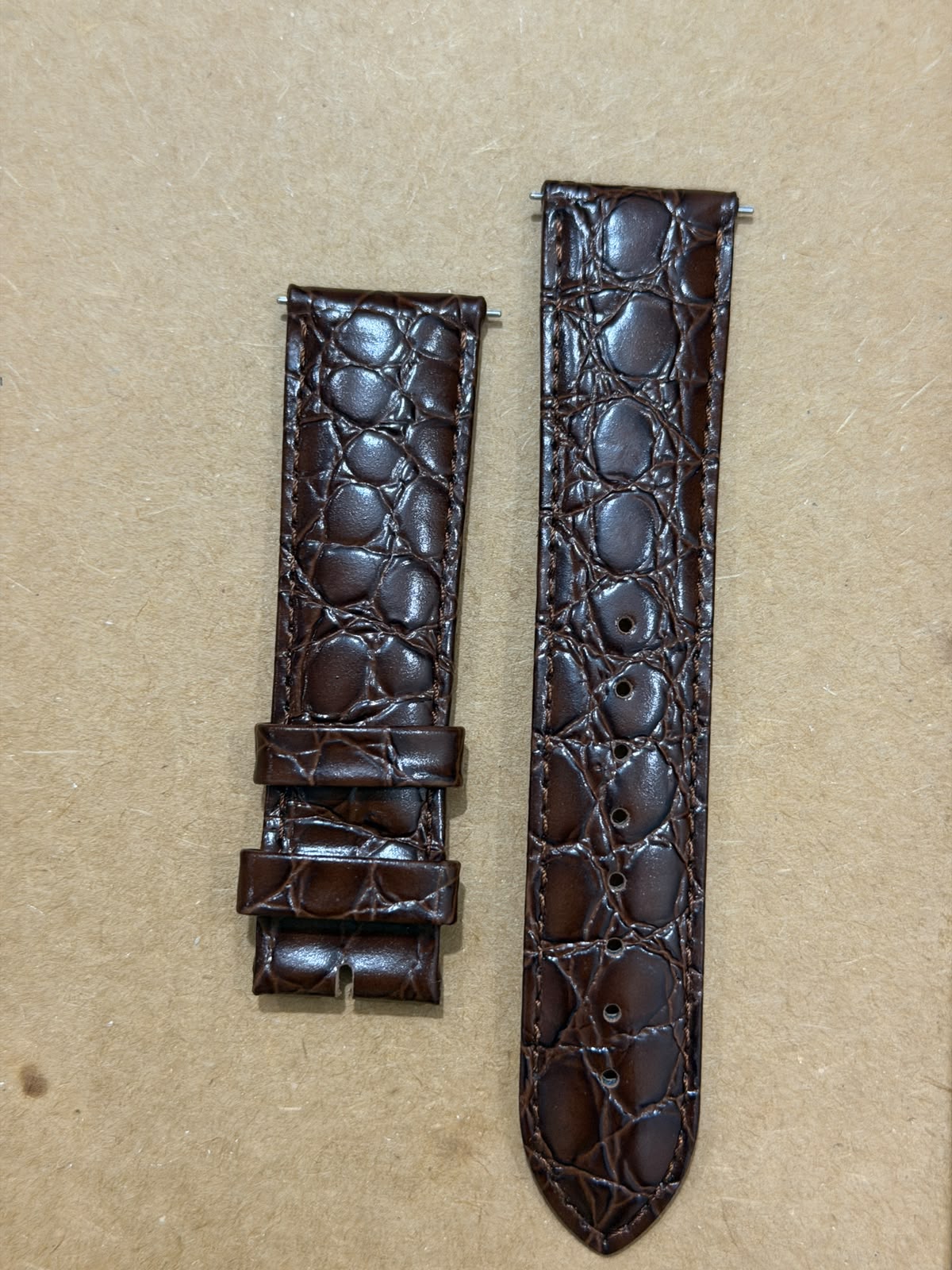 Hirsch Crocograin E23 22mm Chocolate Shine Genuine Leather Watch Strap